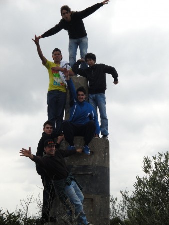 DE LÁ DE CIMA VÊ-SE MAIS LONGE